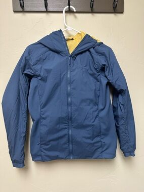 Arc'teryx Atom Blue Hooded Jacket with Yellow Lining
